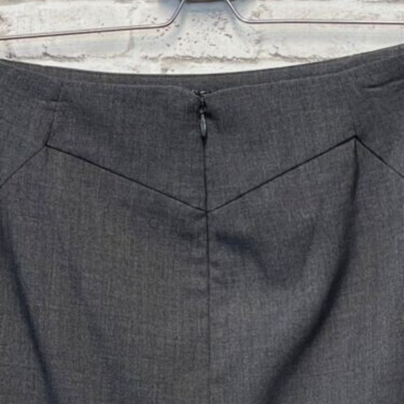 Worthington Pencil Skirt Size 6  Gray~  EUC lined - Picture 4 of 7